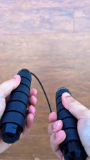 Corda De Pular Speed Rope Rolamento Cabo De Aço Profissional Rubber Fit Preto
